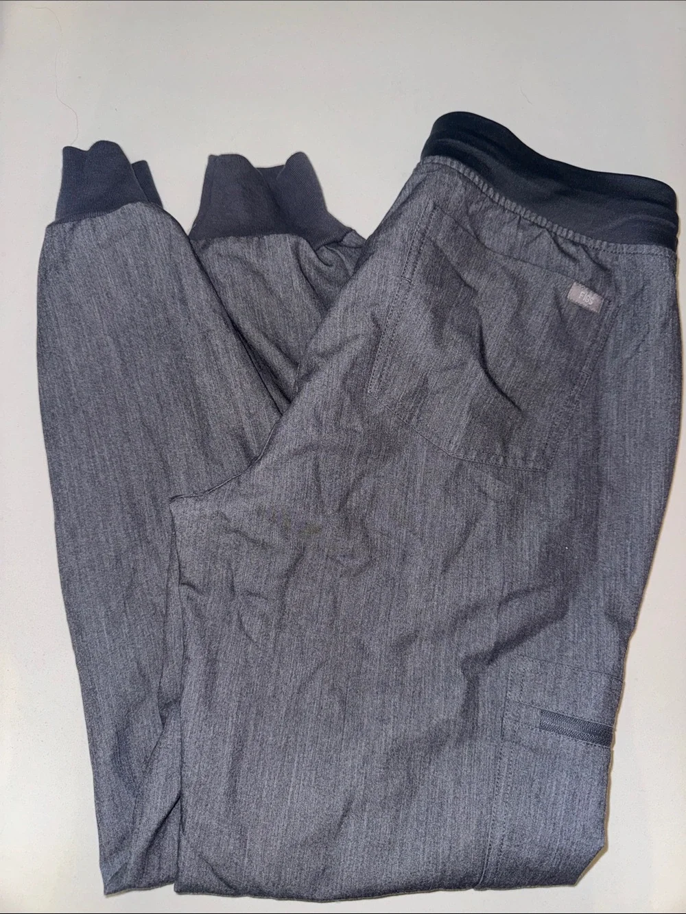 Figs Women’s Cropped Ankle Pants in Charcoal Gray NWOT size SMALL